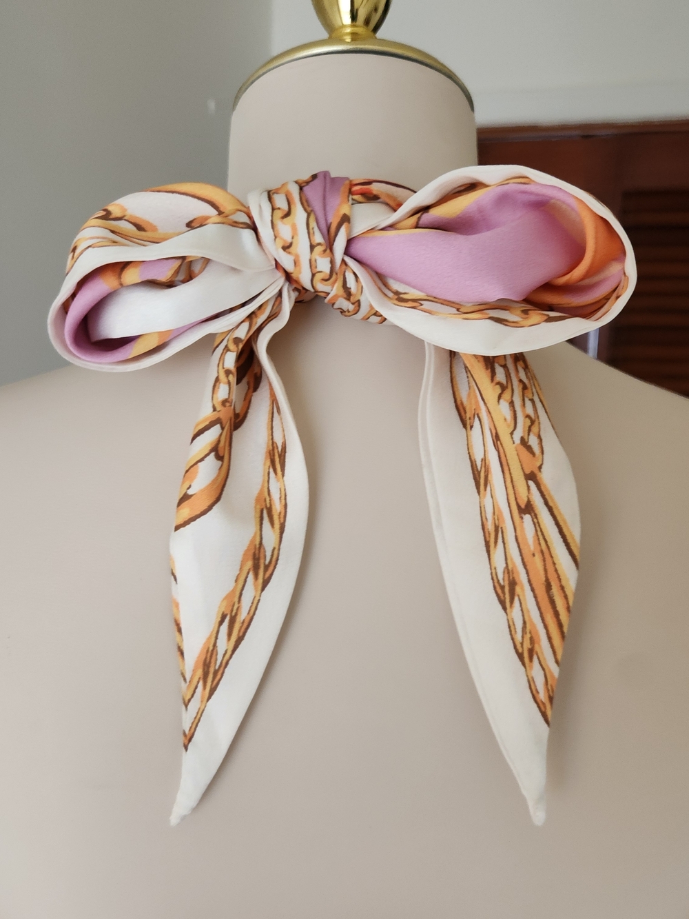 AKIRA Pink & Gold Chain-Print Scarf Top - Picture 6 of 7